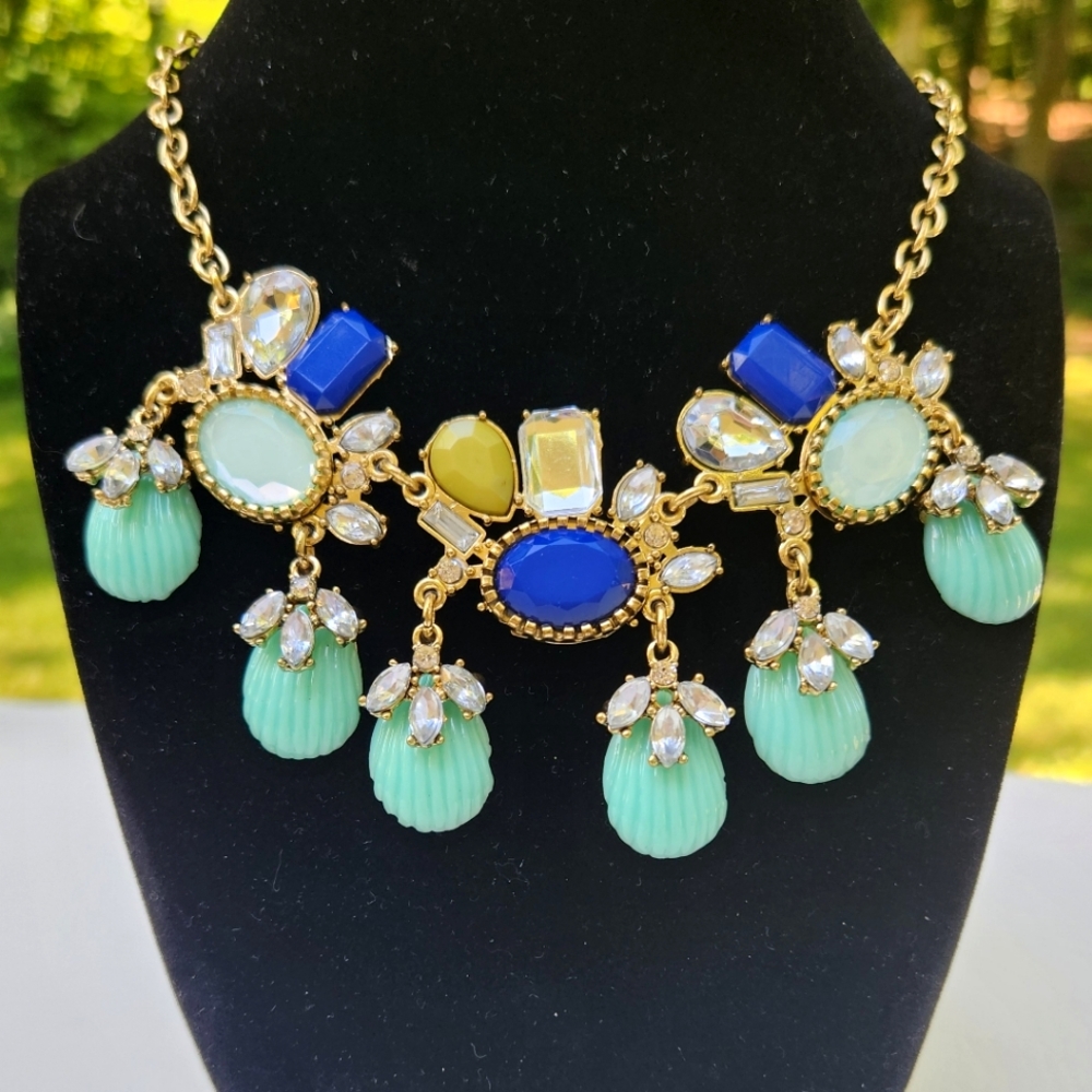 Crystal/Acrylic blue southwest style necklace